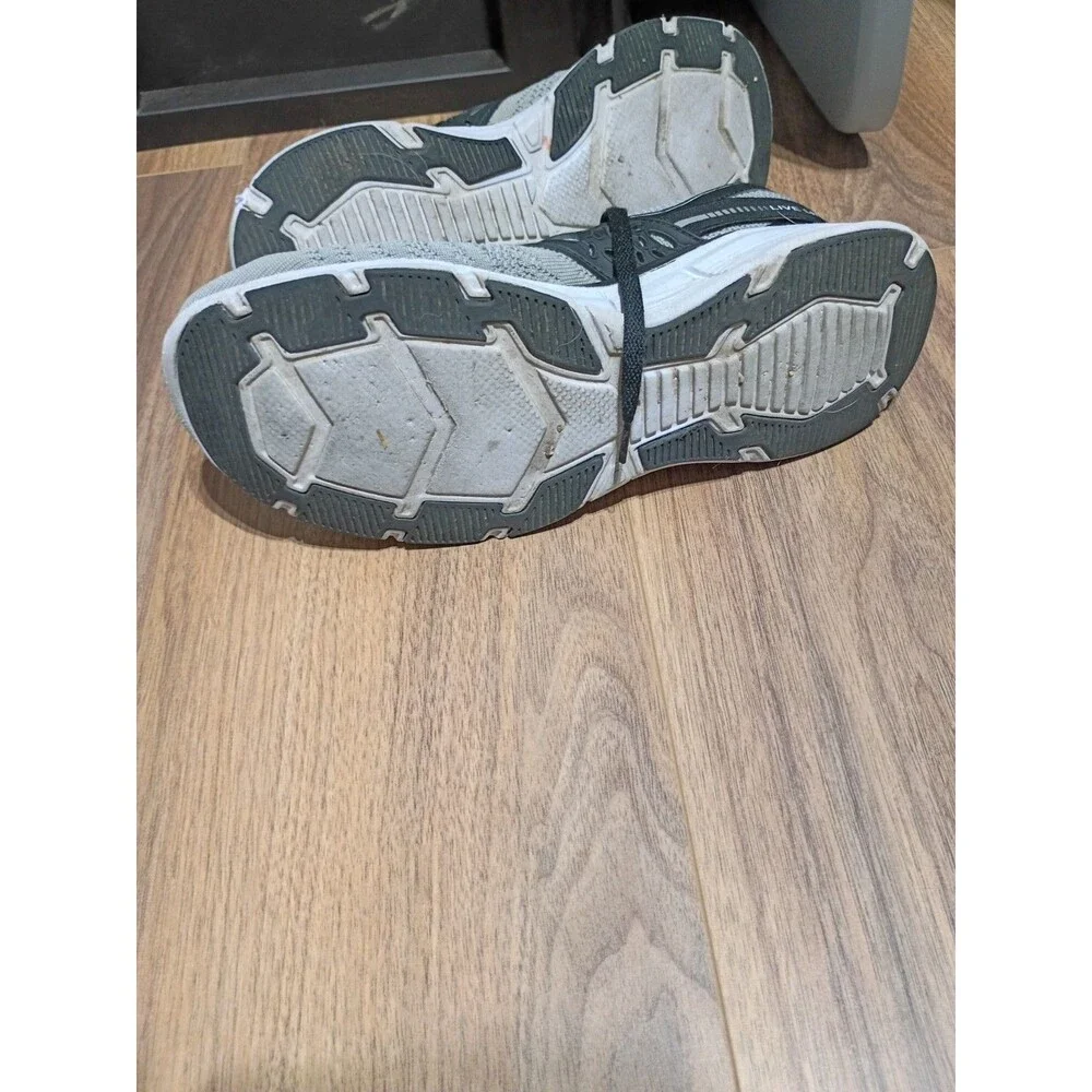 Men's Grey And Black Tennis Shoes Size 10.5w Good Condition